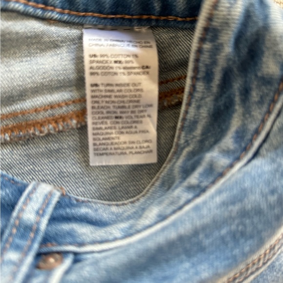 Chico’s High Rise Straight Leg Crop Denim Frayed Hem Size 8 Like NEW - Picture 6 of 8